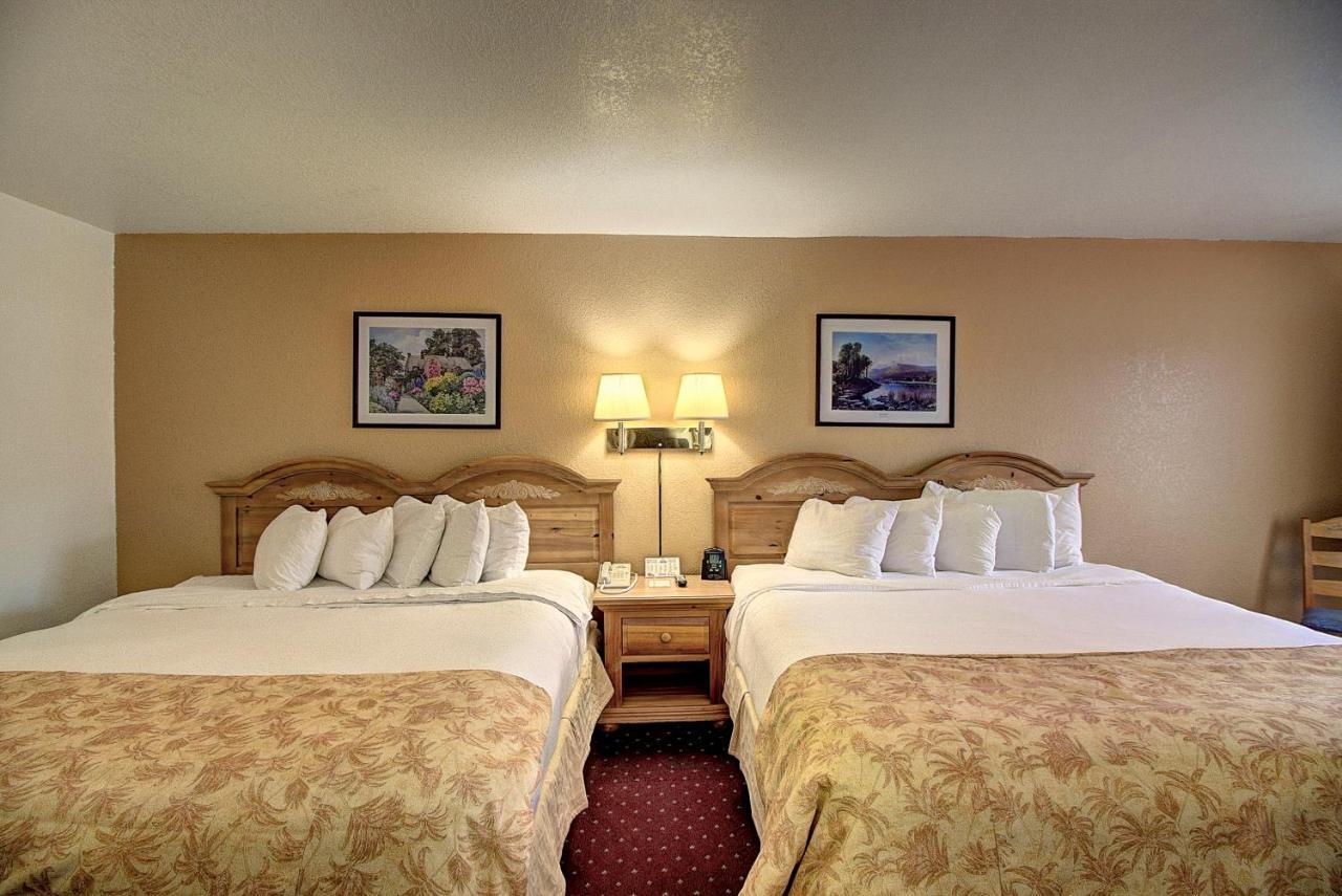 Days Inn & Suites By Wyndham Lolo Exterior foto